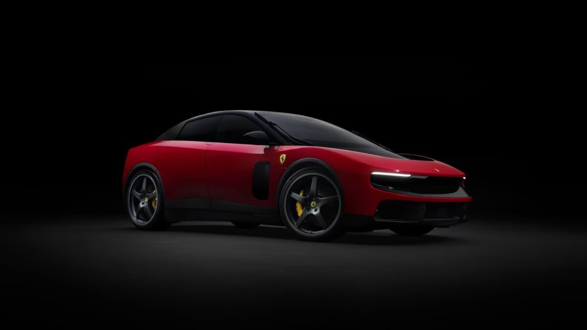Galleria foto 'Mattarella svela la Ferrari ‘Luce’ al Quirinale: ecco la prima auto elettrica del Cavallino – Le foto' - foto 10