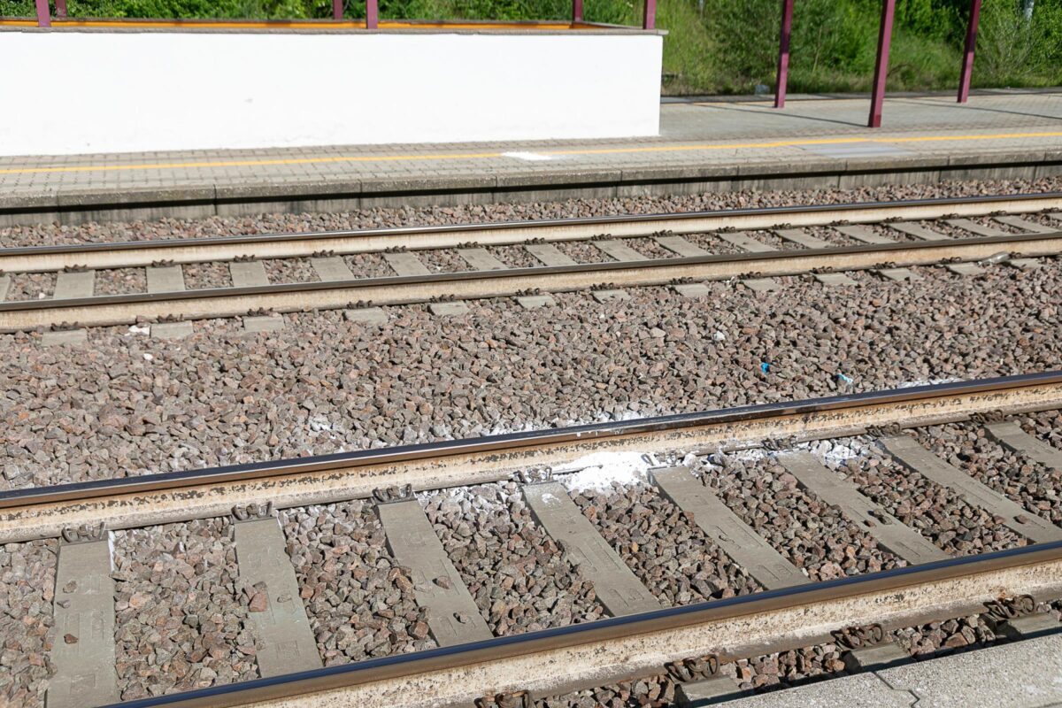 belgio treno travolge scuolabus al passaggio a livello ci sono morti da Lapresse.it belgio treno travolge scuolabus al passaggio a livello ci sono morti