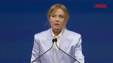 Imprese, Meloni: "Serve cantiere comune per riforma globale burocrazia"