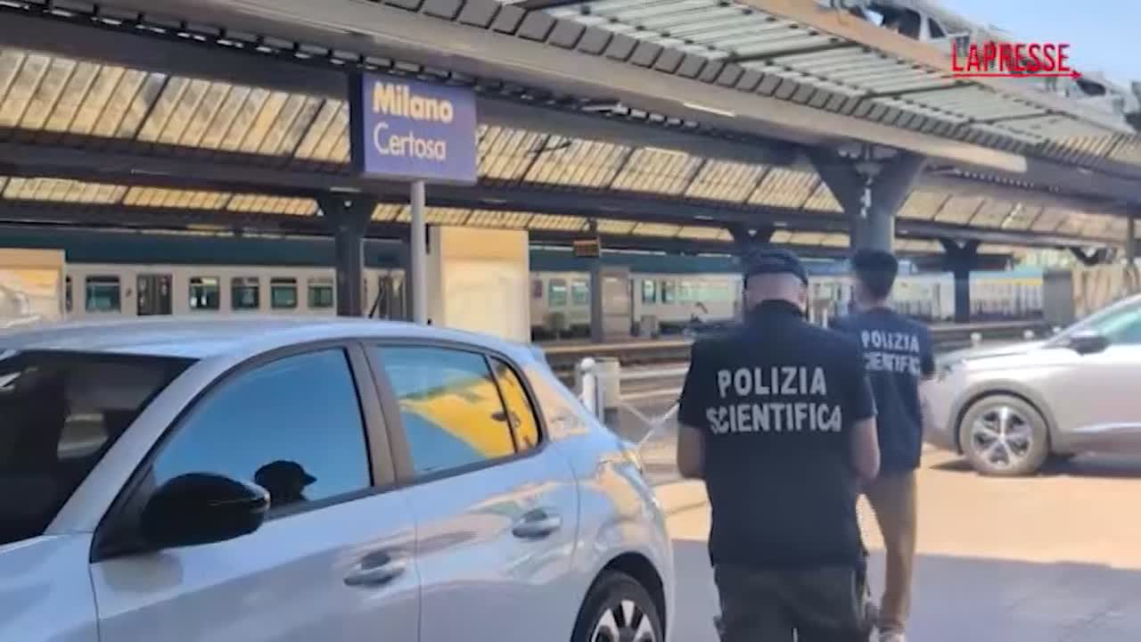 milano 22enne muore accoltellato in stazione a certosa la scientifica sul luogo dell aggressione da Lapresse.it milano 22enne muore accoltellato in stazione a certosa la scientifica sul luogo dell aggressione