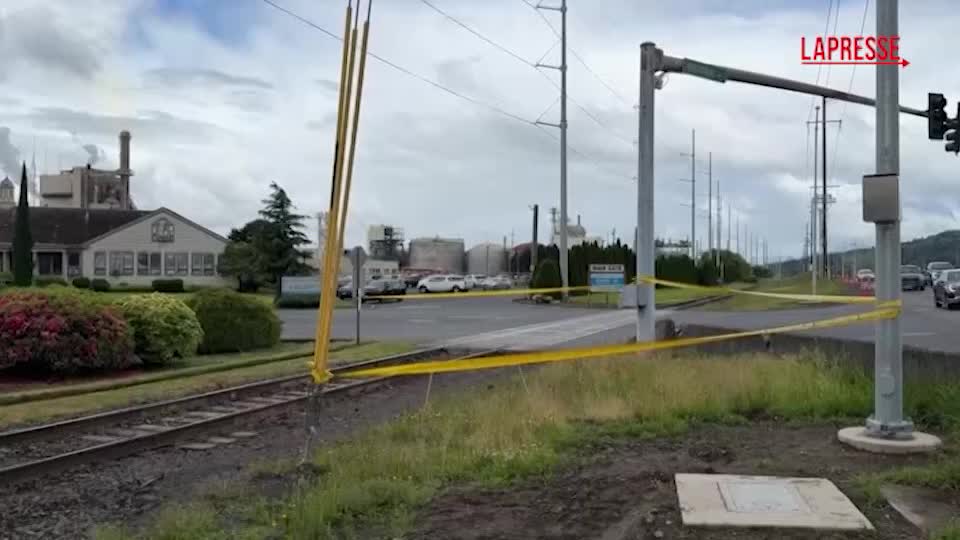 usa implode un serbatoio di sostanze chimiche almeno un morto e 9 dispersi da Lapresse.it usa implode un serbatoio di sostanze chimiche almeno un morto e 9 dispersi