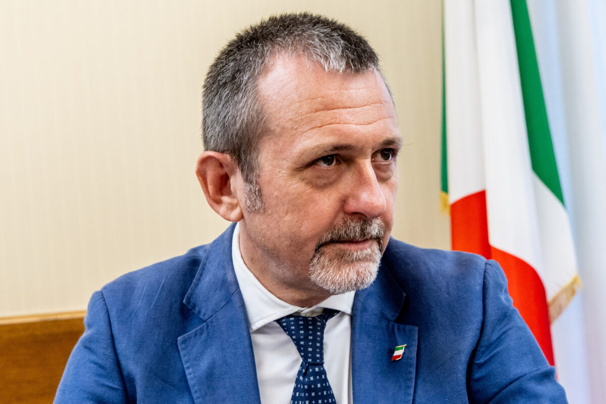 delmastro e le chat con caroccia i pm chiedono l8217autorizzazione alla camera per acquisirle da Lapresse.it delmastro e le chat con caroccia i pm chiedono l8217autorizzazione alla camera per acquisirle