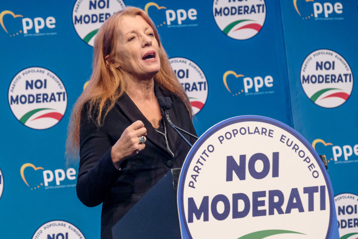 michela brambilla indagata a milano false fatture per programma tv da Lapresse.it michela brambilla indagata a milano false fatture per programma tv
