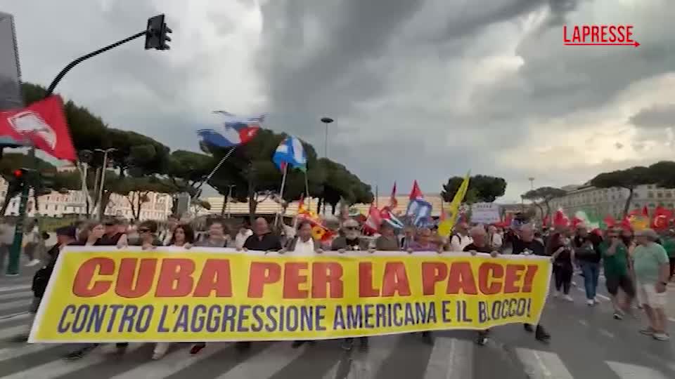 cuba a roma manifestazione sotto ambasciata usa no all8217aggressione militare da Lapresse.it cuba a roma manifestazione sotto ambasciata usa no all8217aggressione militare