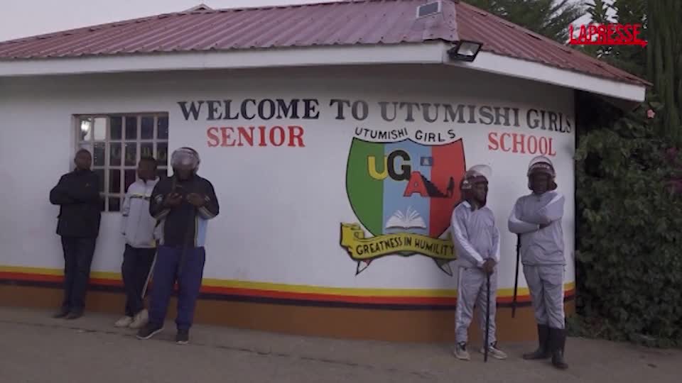 kenya incendio in una scuola femminile ancora imprecisato il numero delle vittime da Lapresse.it kenya incendio in una scuola femminile ancora imprecisato il numero delle vittime