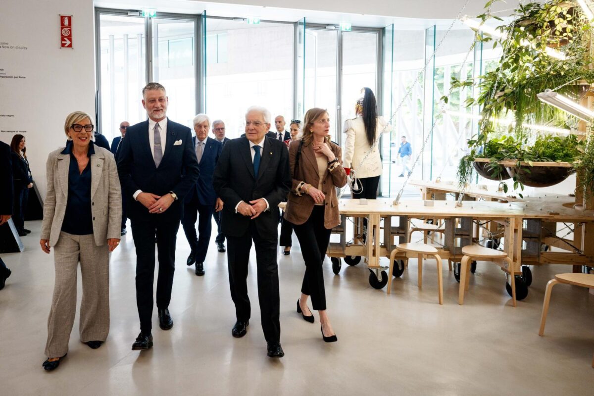 Mattarella al MAXXI per l’inaugurazione della mostra ‘Vitalità nell’architettura italiana 1946-2026’ Mattarella al MAXXI per l’inaugurazione della mostra ‘Vitalità nell’architettura italiana 1946-2026’