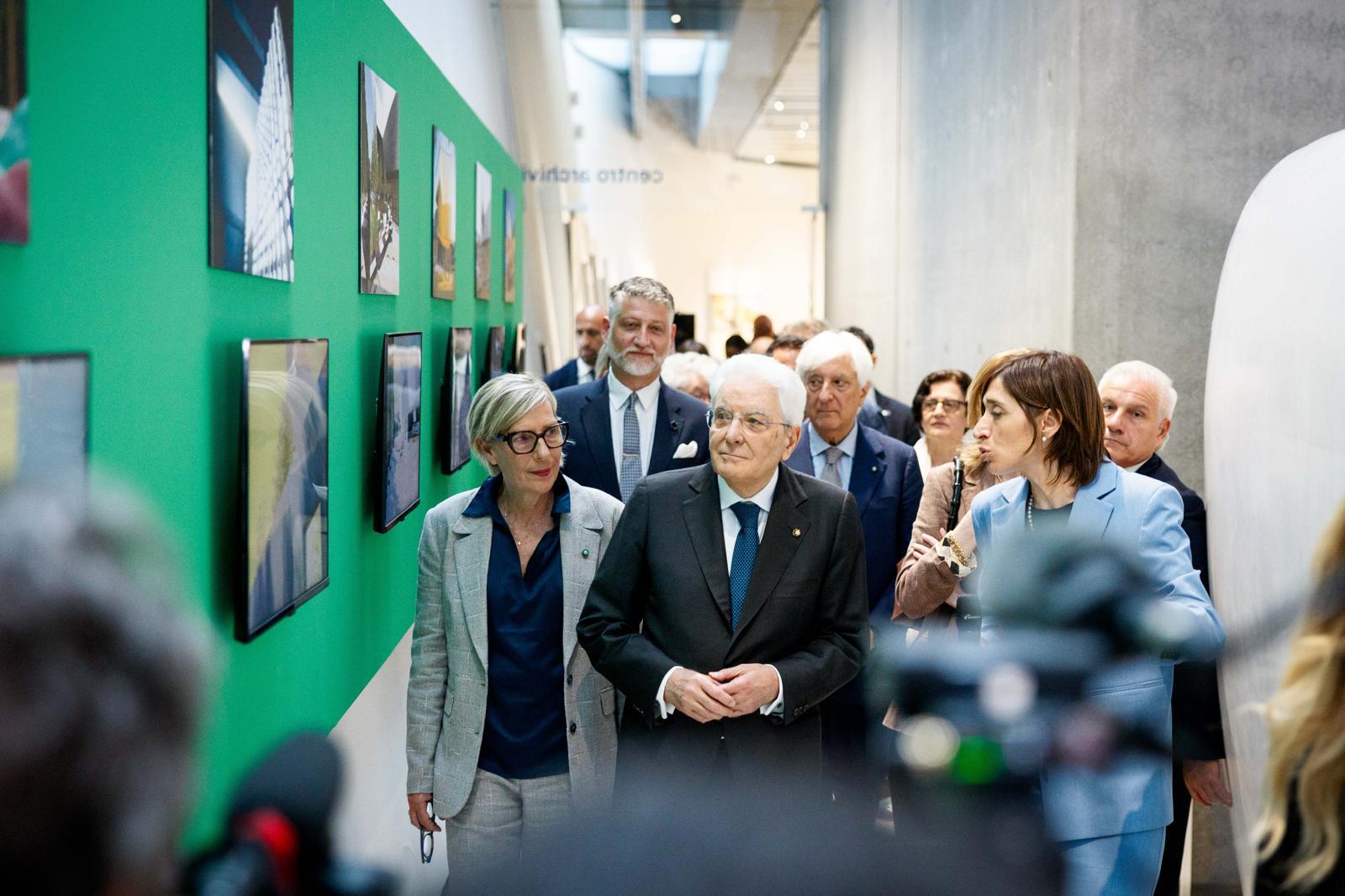 mattarella al maxxi per l8217inaugurazione della mostra 8216vitalit224 nell8217architettura italiana 1946 20268217 da Lapresse.it mattarella al maxxi per l8217inaugurazione della mostra 8216vitalit224 nell8217architettura italiana 1946 20268217