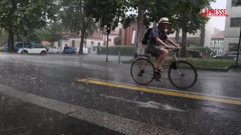 Milano, violento nubifragio dopo il gran caldo