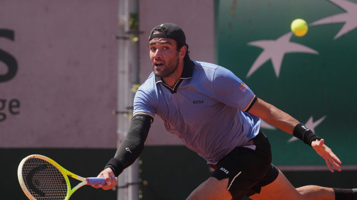 Roland Garros 2026, Darderi fuori al secondo turno contro Comesana: avanzano Berrettini e Arnaldi Roland Garros 2026, Darderi fuori al secondo turno contro Comesana: avanzano Berrettini e Arnaldi