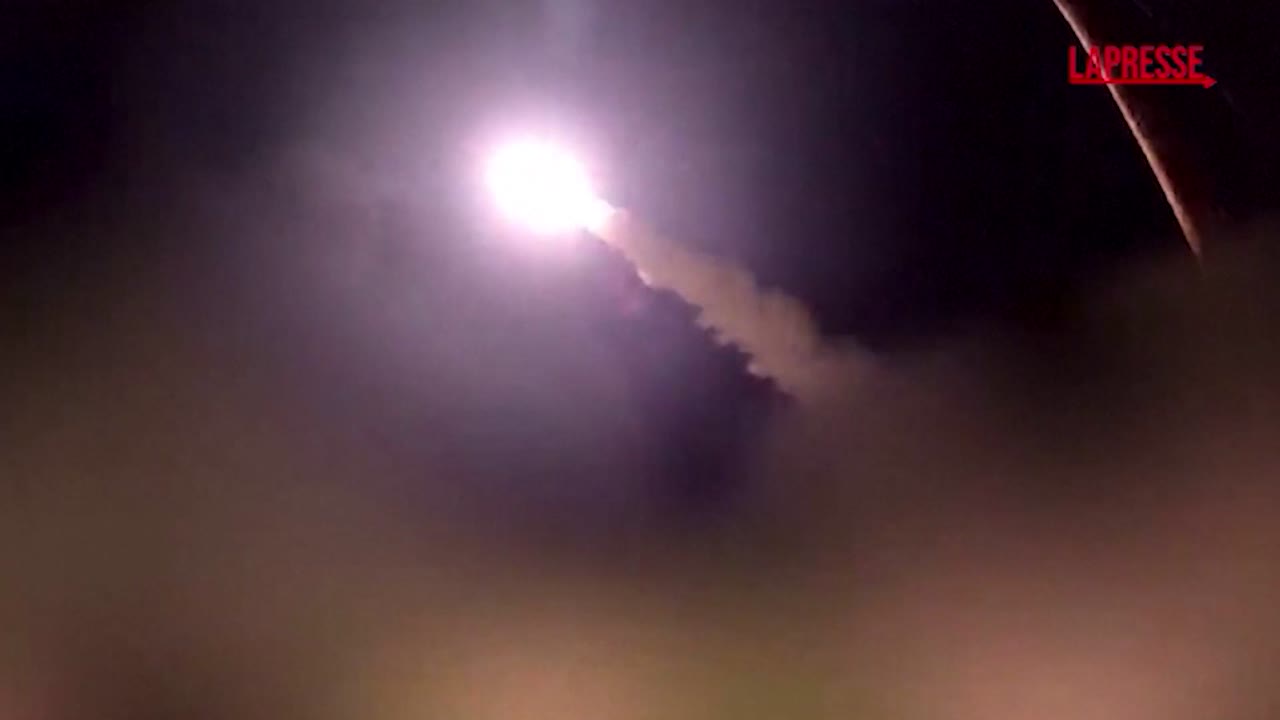 iran esercito diffonde video del lancio di missili le munizioni con adesivi anti usa da Lapresse.it iran esercito diffonde video del lancio di missili le munizioni con adesivi anti usa