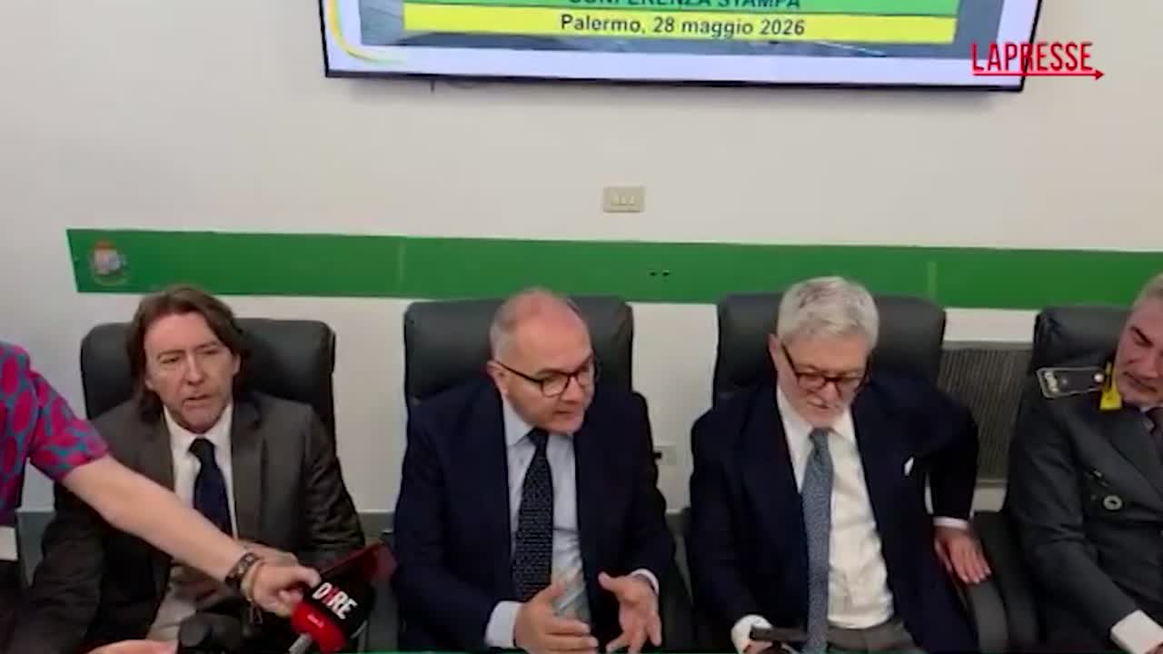 messina denaro de lucia parte dei soldi usati per finanziare attivit224 medica del latitante da Lapresse.it messina denaro de lucia parte dei soldi usati per finanziare attivit224 medica del latitante