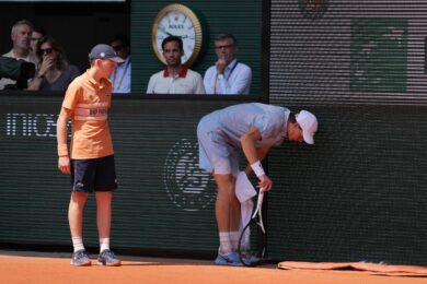 Sinner fuori dal Roland Garros 2026: la notizia sui media stranieri