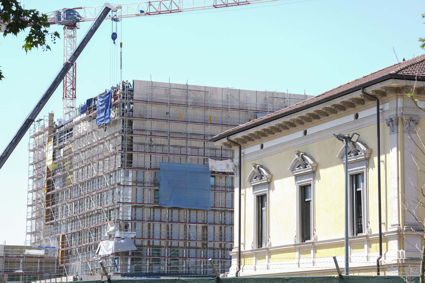 milano schiavit249 e pizzo per costruire il nuovo consolato usa da Lapresse.it milano schiavit249 e pizzo per costruire il nuovo consolato usa