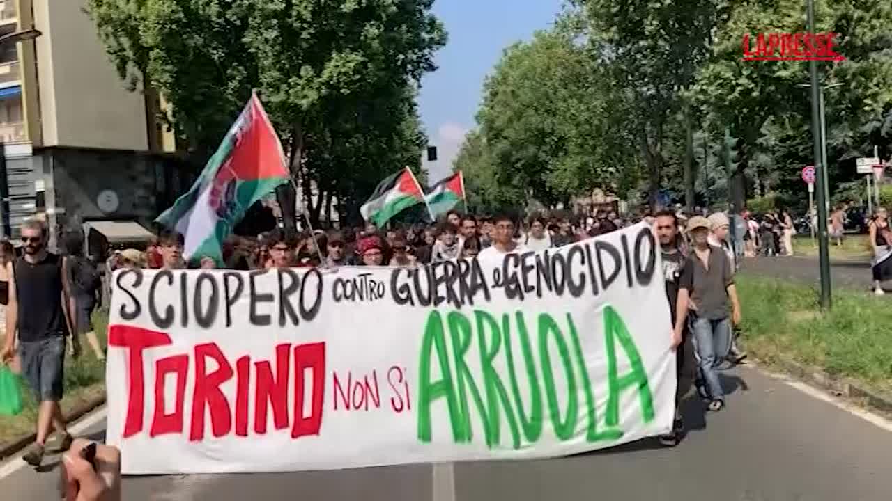 torino sciopero contro guerra e genocidio i cori del corteo per palestina libera da Lapresse.it torino sciopero contro guerra e genocidio i cori del corteo per palestina libera