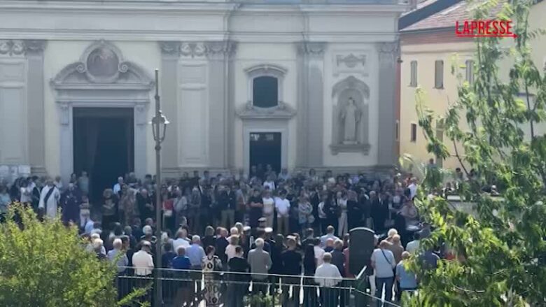 Maldive, in centinaia ai funerali di Muriel Oddenino a Poirino