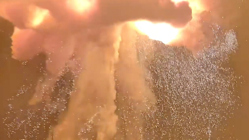 blue origin razzo esplode sulla piattaforma di lancio durante i test da Lapresse.it blue origin razzo esplode sulla piattaforma di lancio durante i test