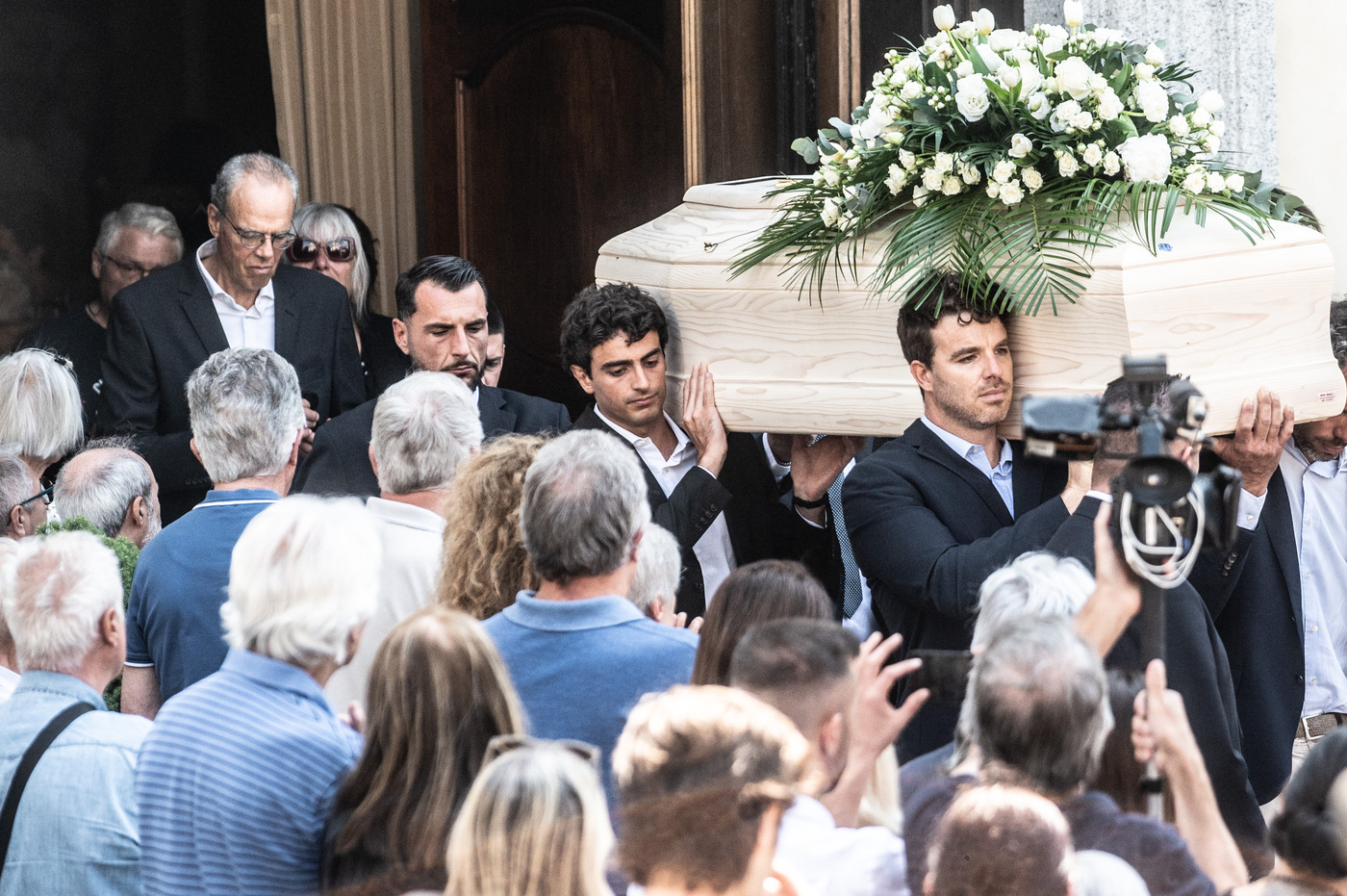 Maldive, i funerali di Muriel Oddenino a Poirino: ceneri saranno sparse a Finale Ligure Maldive, i funerali di Muriel Oddenino a Poirino: ceneri saranno sparse a Finale Ligure