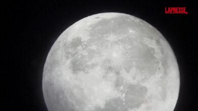 Cile, tutti con gli occhi in su per osservare la micro luna blu