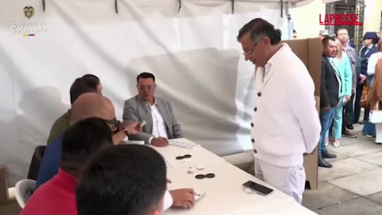 Colombia, il presidente uscente Petro va a votare