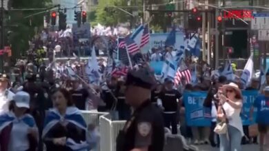 New York, in migliaia alla parata per Israele: il sindaco Mamdani diserta la celebrazione