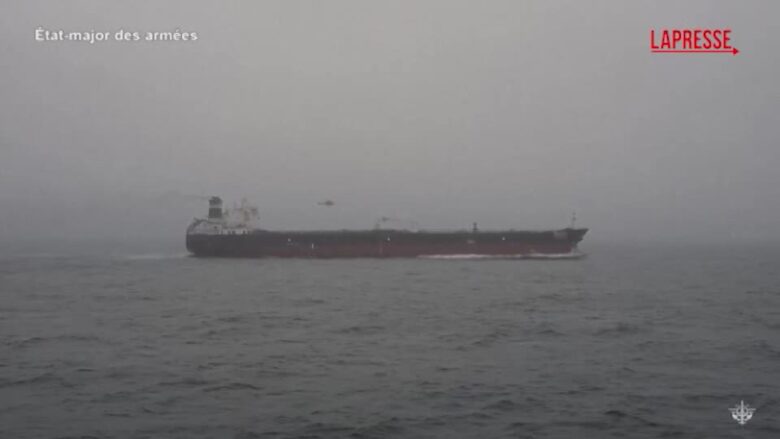Russia, la marina francese intercetta una petroliera di Mosca nell’Atlantico