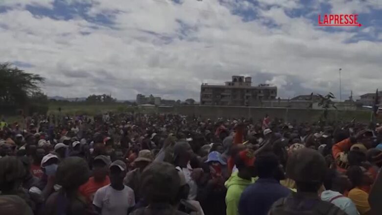 Ebola, proteste in Kenya per centro di quarantena per cittadini Usa