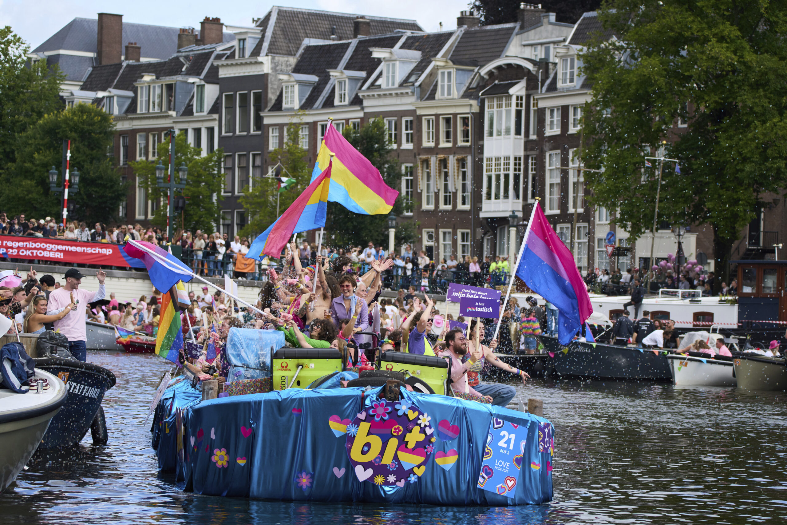 Ema al Pride di Amsterdam per una scienza sempre più inclusiva