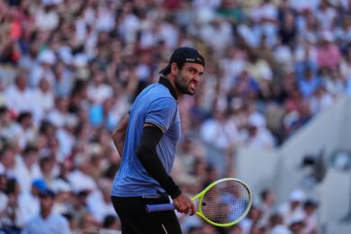 Roland Garros 2026, Berrettini vola ai quarti: Cerundolo sconfitto 6-3 7-6 7-6
