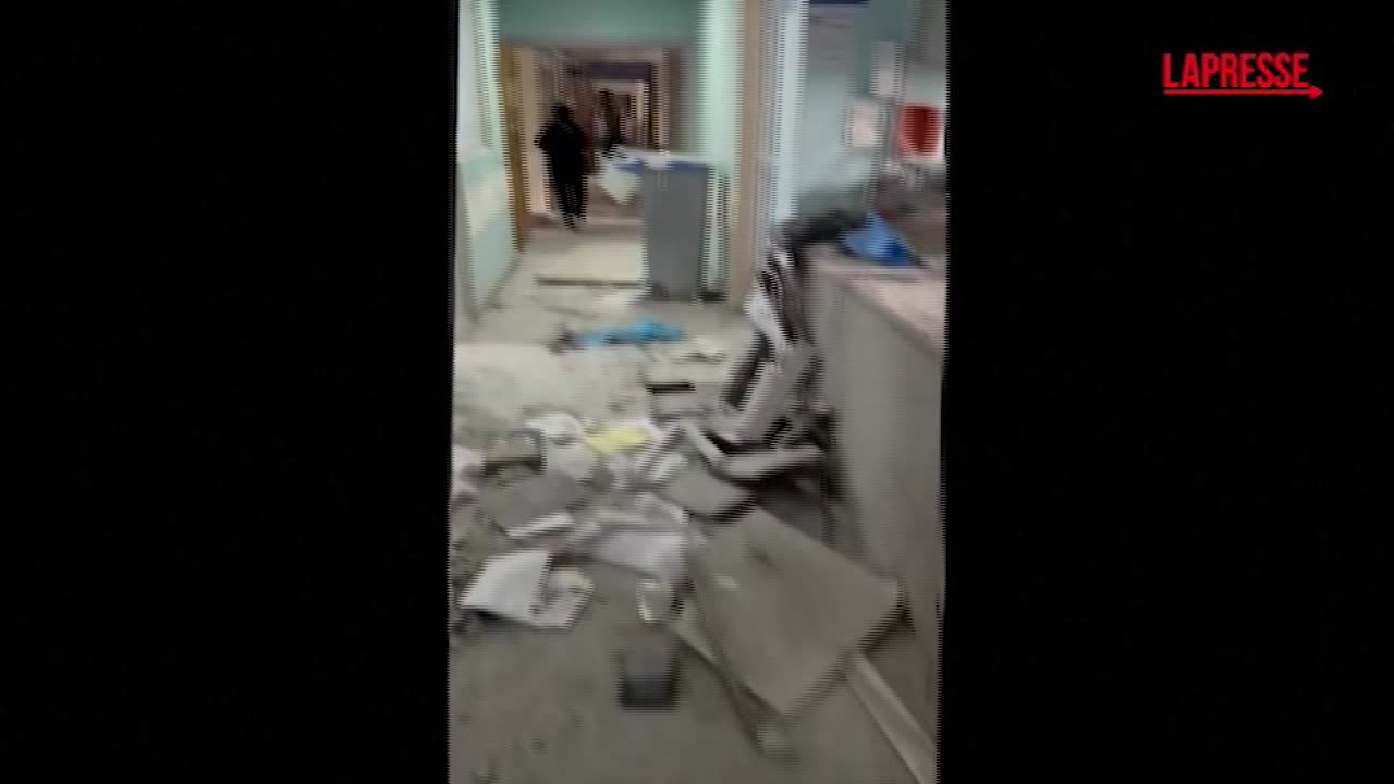 libano israele colpisce un ospedale a tiro le immagini dall interno da Lapresse.it libano israele colpisce un ospedale a tiro le immagini dall interno