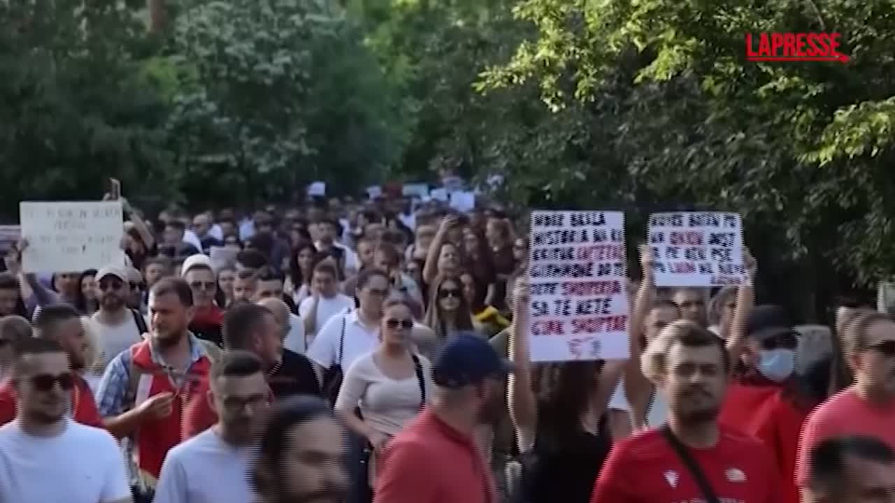 albania migliaia di persone alla protesta contro un resort del genero di trump jared kushner da Lapresse.it albania migliaia di persone alla protesta contro un resort del genero di trump jared kushner