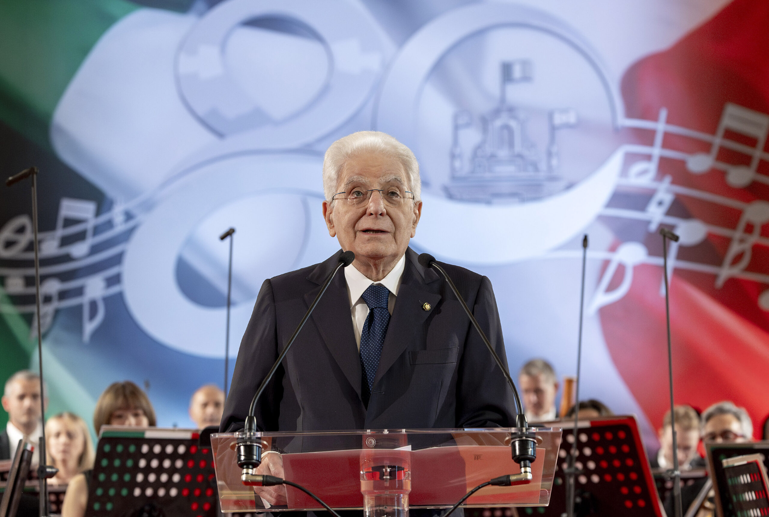 2 giugno, la parata ai Fori Imperiali. Mattarella: “Fu un atto di libertà senza precedenti” – La diretta