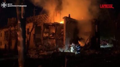 Ucraina, distruzione a Dnipro dopo gli attacchi russi nella notte