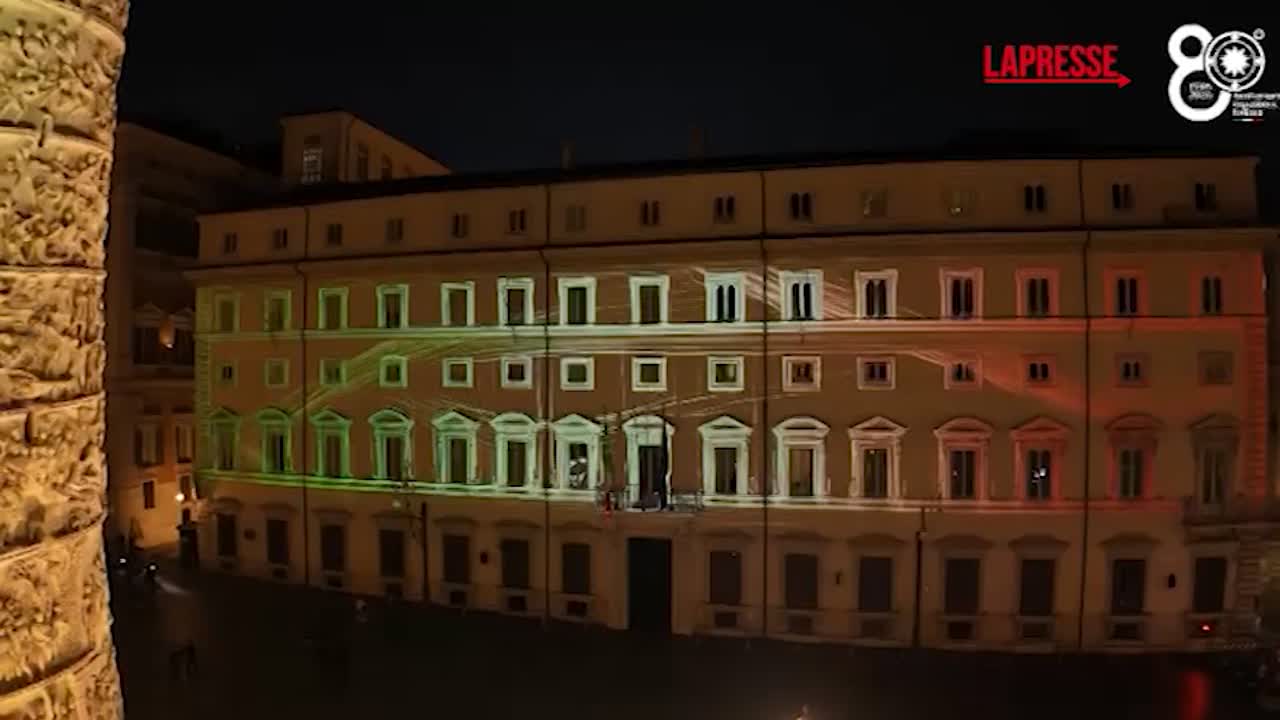2 giugno la facciata di palazzo chigi celebra la festa della repubblica da Lapresse.it 2 giugno la facciata di palazzo chigi celebra la festa della repubblica