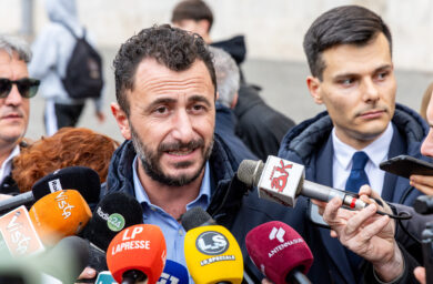 Pozzolo fuori strada col Suv nel Biellese: il deputato di Futuro Nazionale positivo all’alcoltest