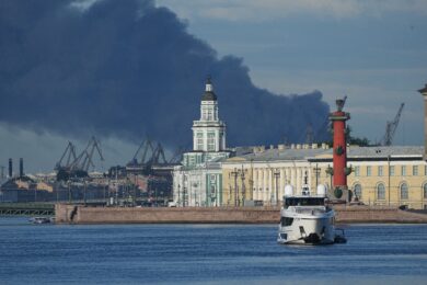 Ucraina, Kiev colpisce il terminal petrolifero di San Pietroburgo
