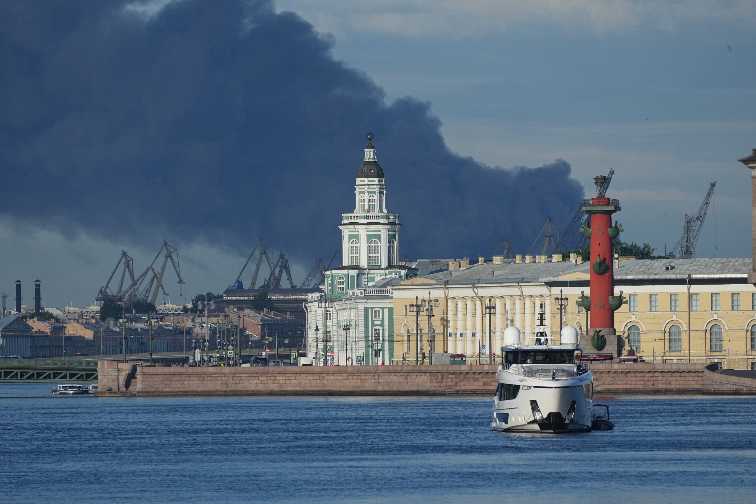 Ucraina, Kiev colpisce il terminal petrolifero di San Pietroburgo