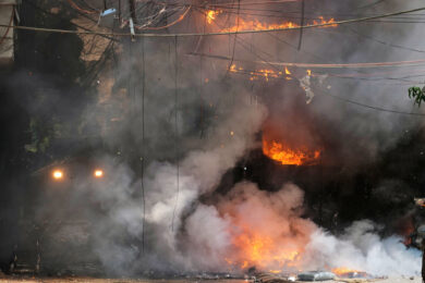 Nuova Delhi, edificio in fiamme: almeno 21 vittime