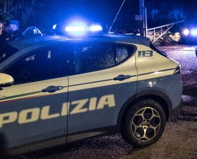 Taormina, auto su folla di ragazzi davanti a discoteca: tragedia sfiorata