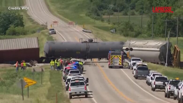 Iowa, treno travolge un camion sulla statale: un morto e un ferito