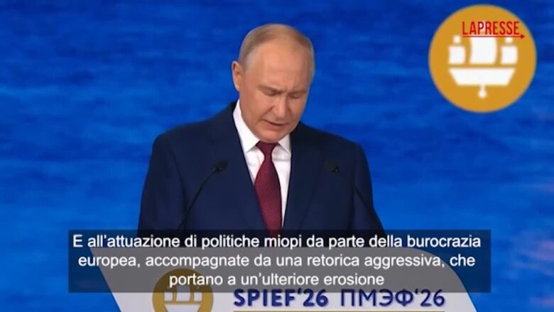 Putin contro la Ue: “Politiche miopi indeboliscono la posizione dell’Europa”