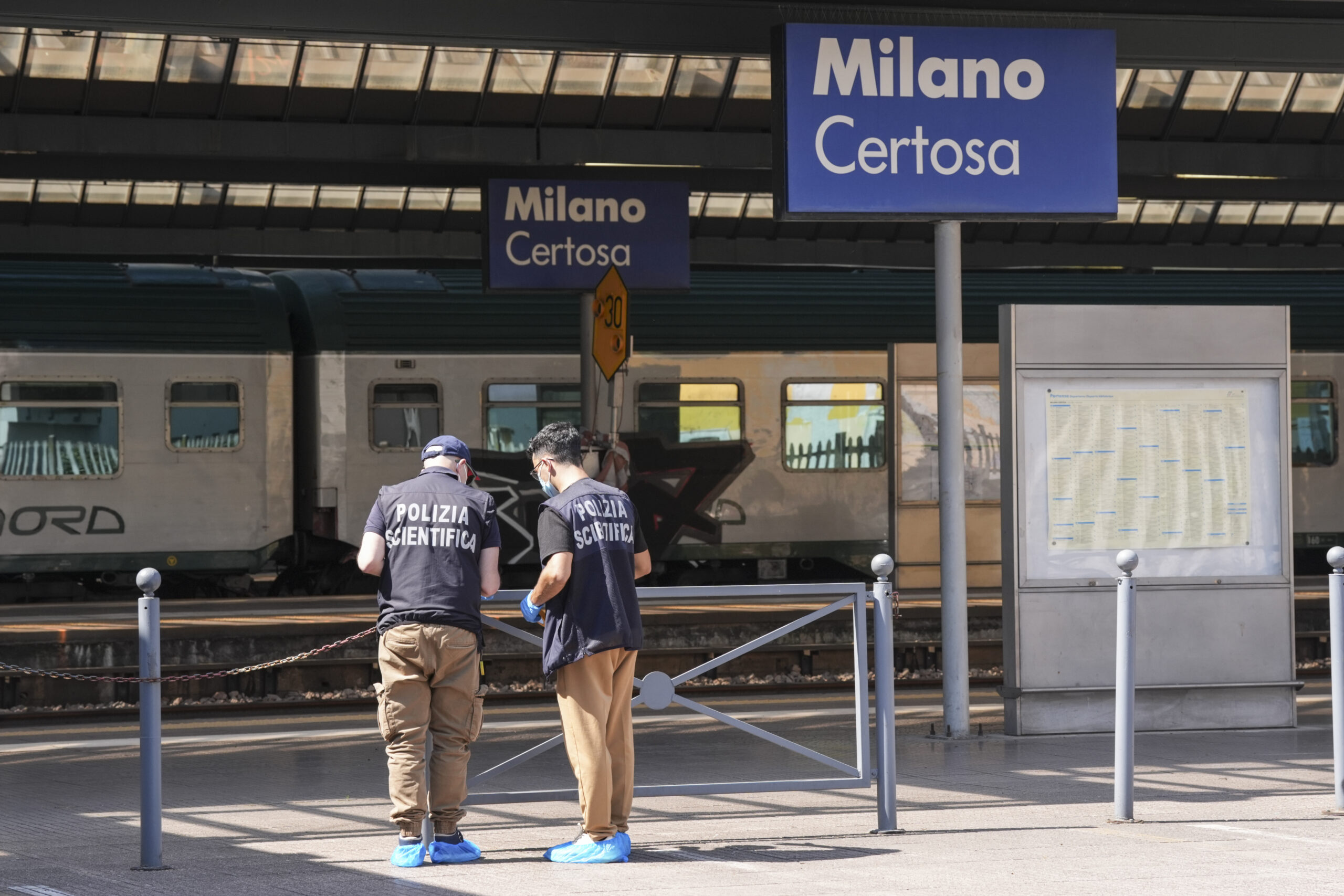 Milano, 22enne morto accoltellato in stazione Certosa: fermato un sospettato