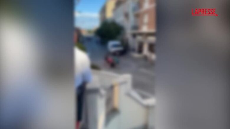 Porto San Giorgio, picchiato dal branco per aver difeso la figlia: il video