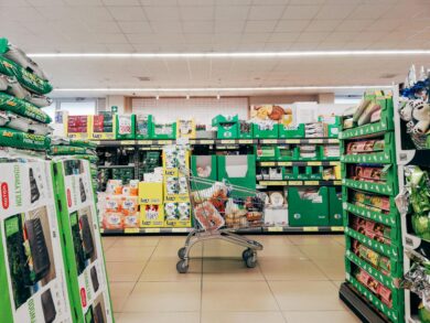Inflazione, accelera al +2,9% nel 2026. Con la guerra prolungata la crescita frena, l’occupazione rallenta