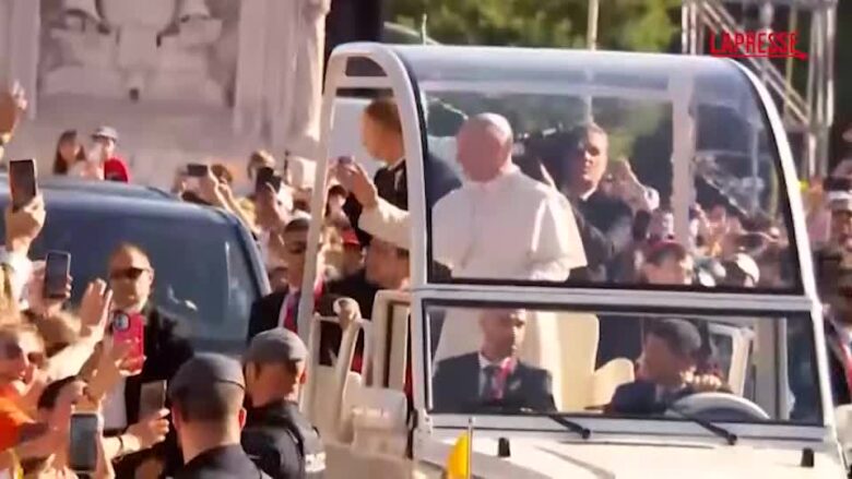 Papa Leone XIV in Spagna, folla di oltre un milione di persone lo accoglie a Madrid