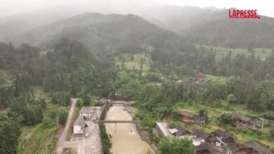 Cina, pesanti alluvioni nel Sud: Chongqing completamente allagata