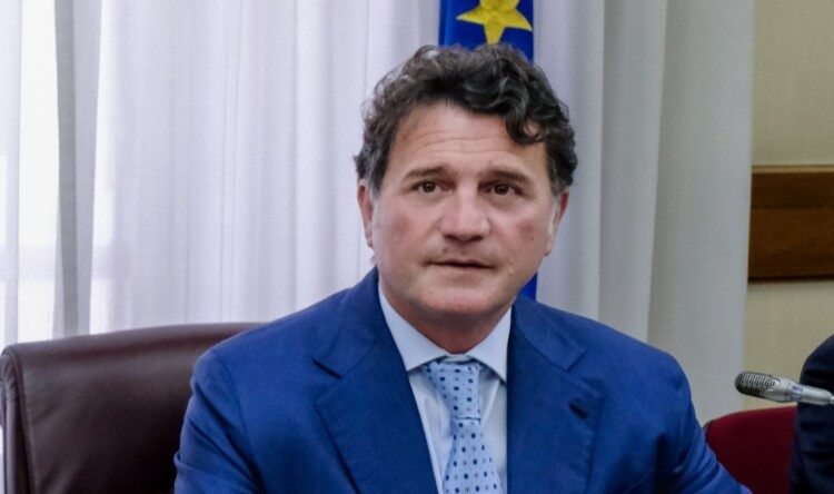 francesco silvestro senatore indagato per violenza sessuale il fascicolo arriva in procura a roma da Lapresse.it francesco silvestro senatore indagato per violenza sessuale il fascicolo arriva in procura a roma