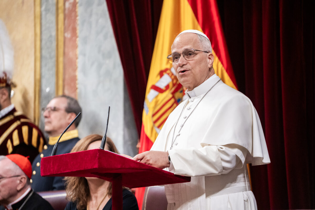 Papa Leone XIV in Spagna: “La pace non nasce dalle armi ma dal dialogo” Papa Leone XIV in Spagna: “La pace non nasce dalle armi ma dal dialogo”