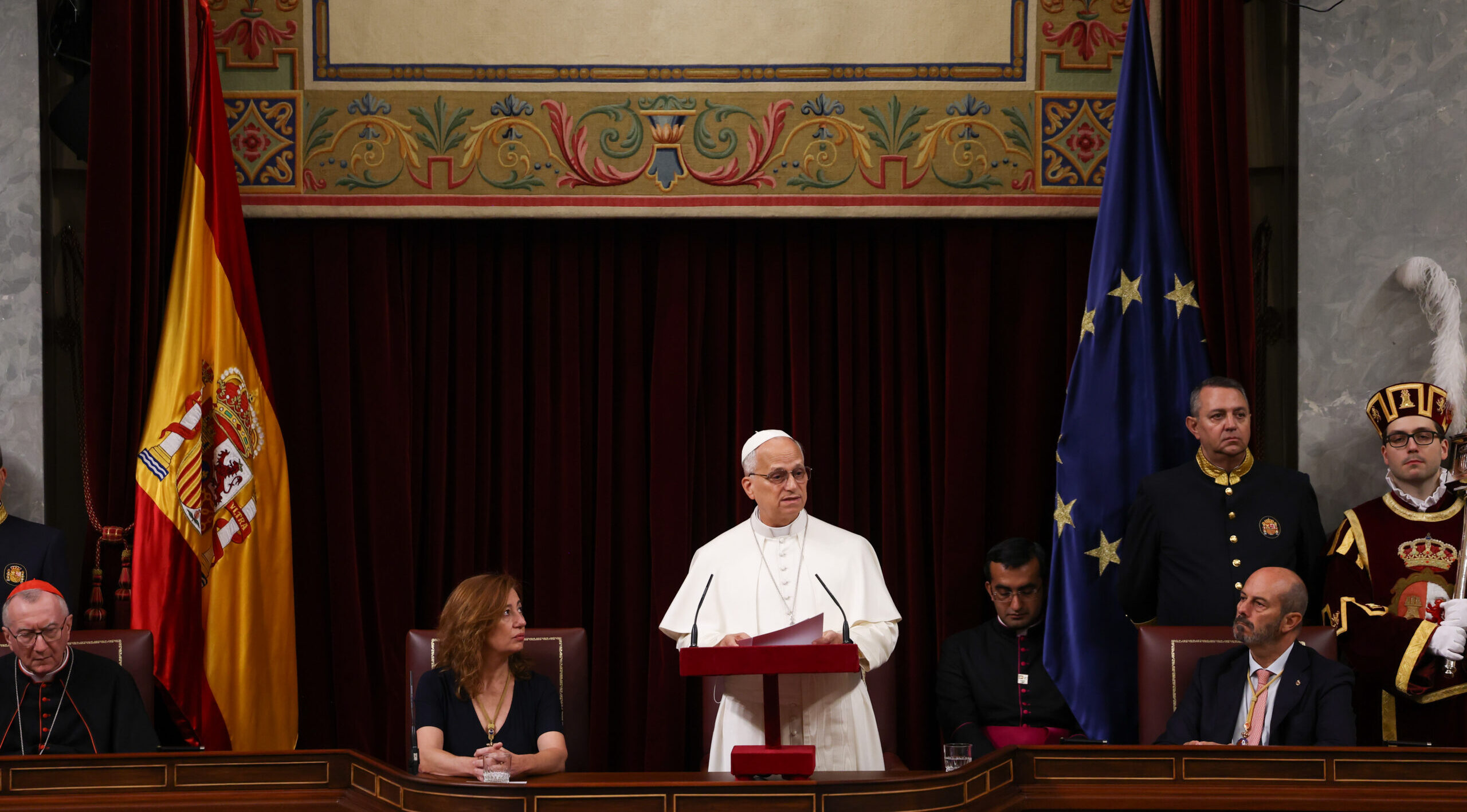 Papa Leone XIV in Spagna: “La pace non nasce dalle armi ma dal dialogo” Papa Leone XIV in Spagna: “La pace non nasce dalle armi ma dal dialogo”
