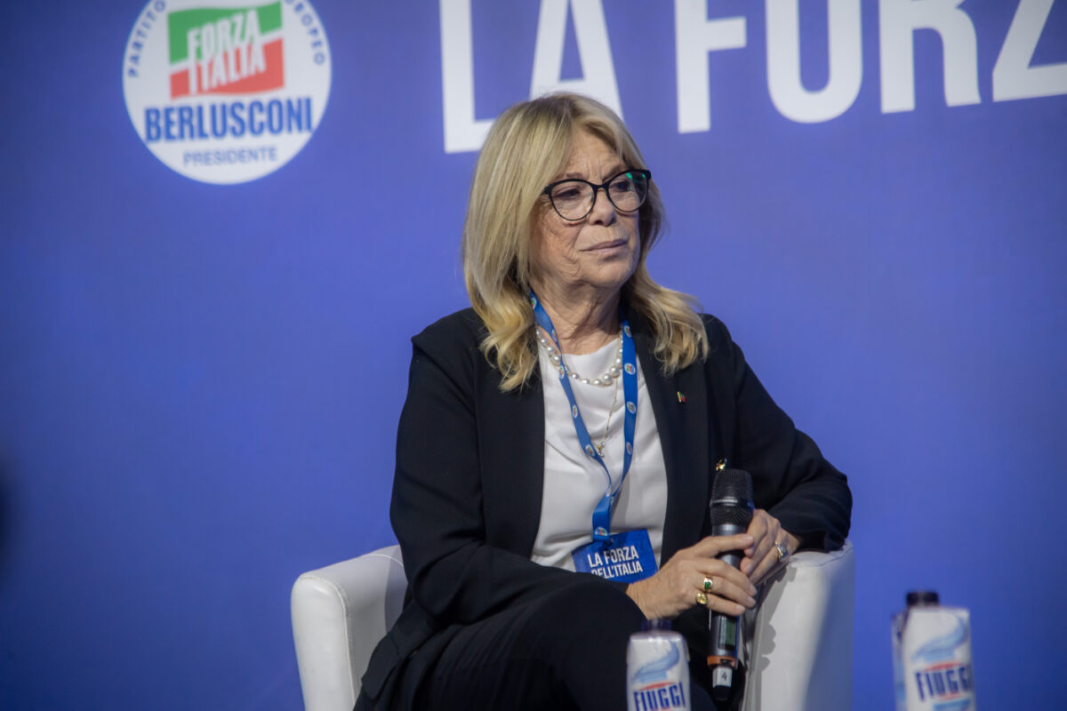 Francesco Silvestro, bufera sulle parole del senatore accusato di violenza: cosa ha detto Francesco Silvestro, bufera sulle parole del senatore accusato di violenza: cosa ha detto