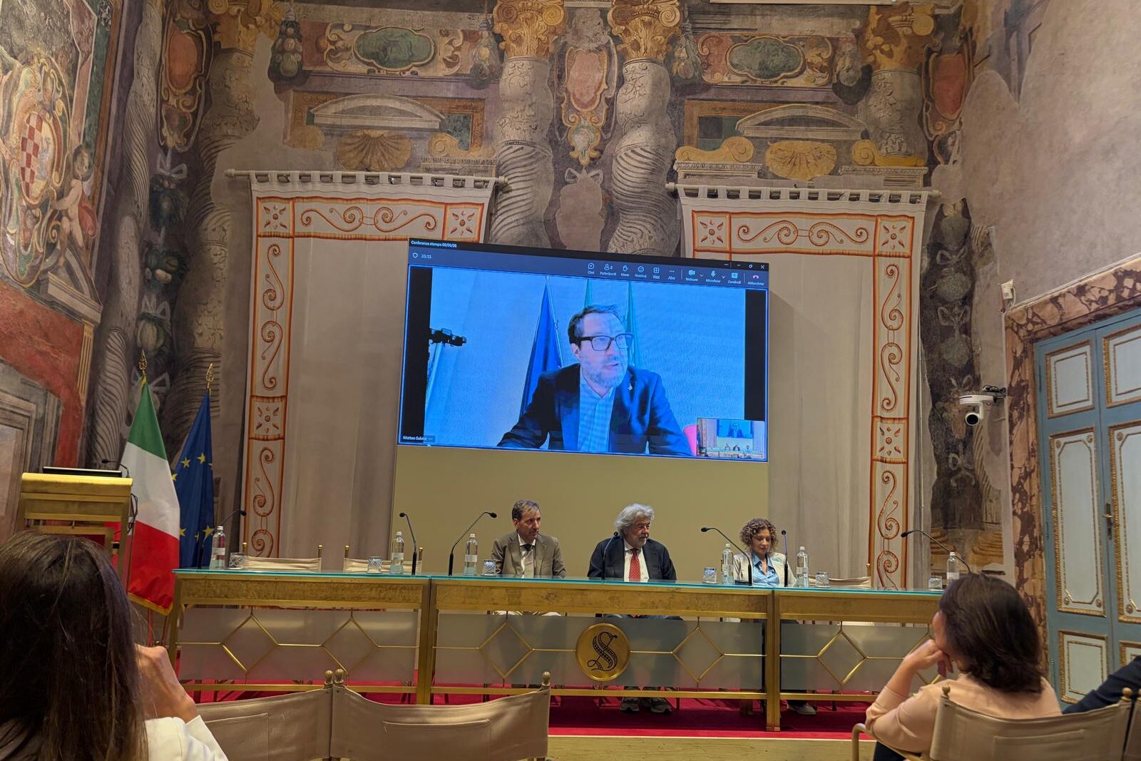 roy de vita ho appreso delle indagini dalla stampa e incassa la stima di salvini da Lapresse.it roy de vita ho appreso delle indagini dalla stampa e incassa la stima di salvini